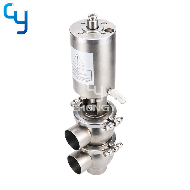 Pneumatic reversing valve