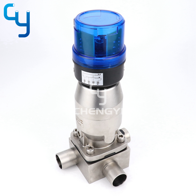 Three way diaphragm valve